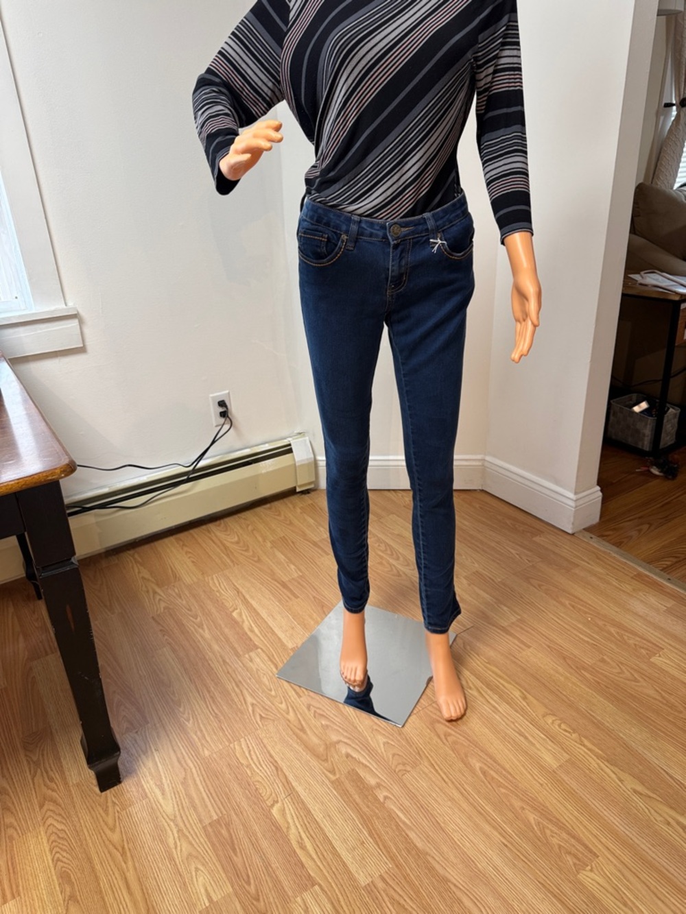 Women's Skinny Dark Blue Stretch Jeans - Sleek Slim Fit